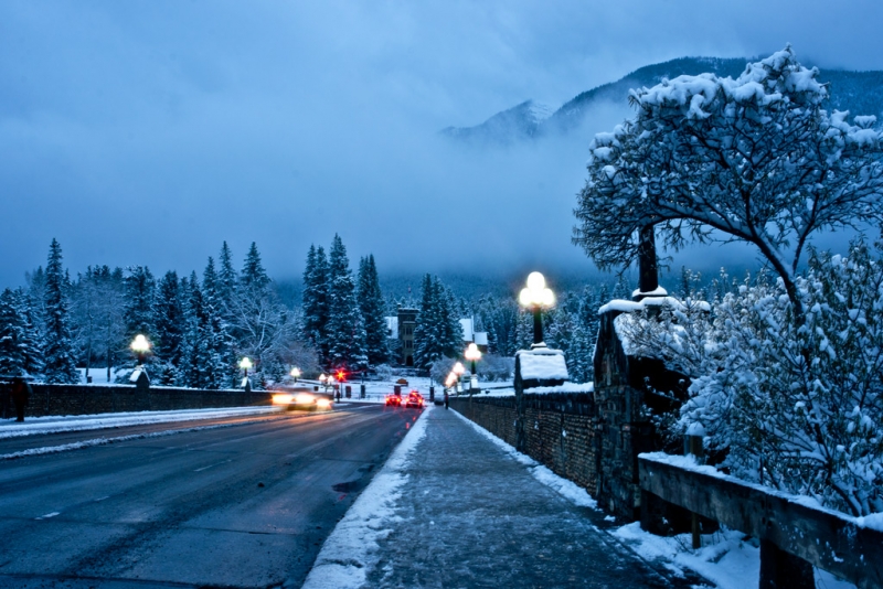 瑞雪中的班芙夜景